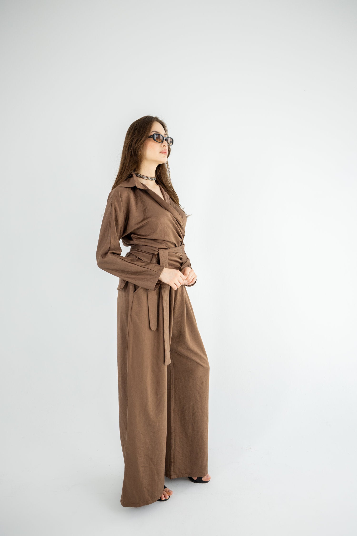 V-neck Copra Set - Brown Secondary image