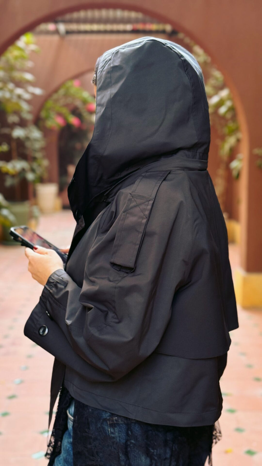 جاكيت قصير مقاوم للماء