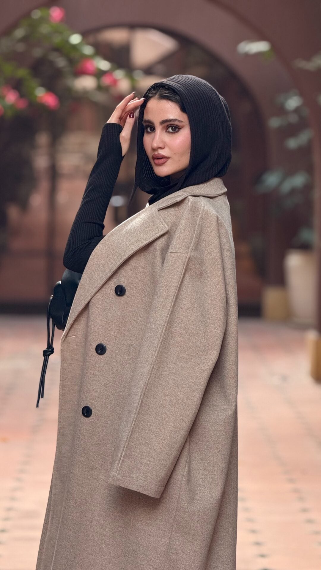 معطف صوف كبير الحجم
