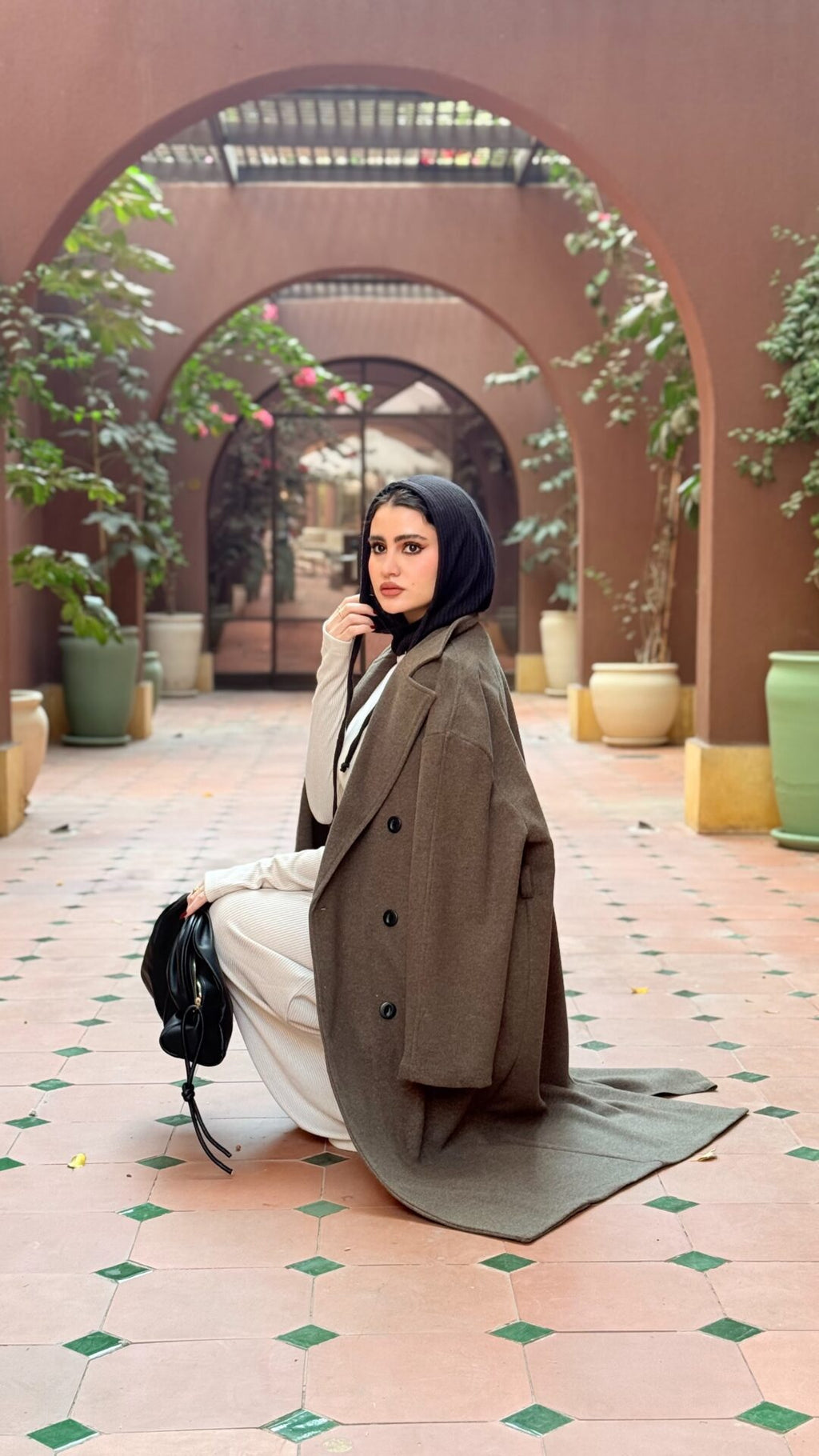 معطف صوف كبير الحجم