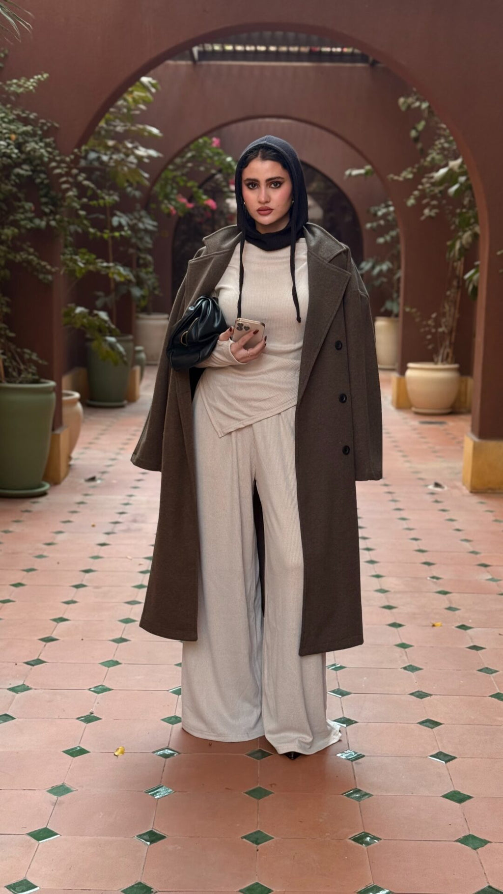معطف صوف كبير الحجم