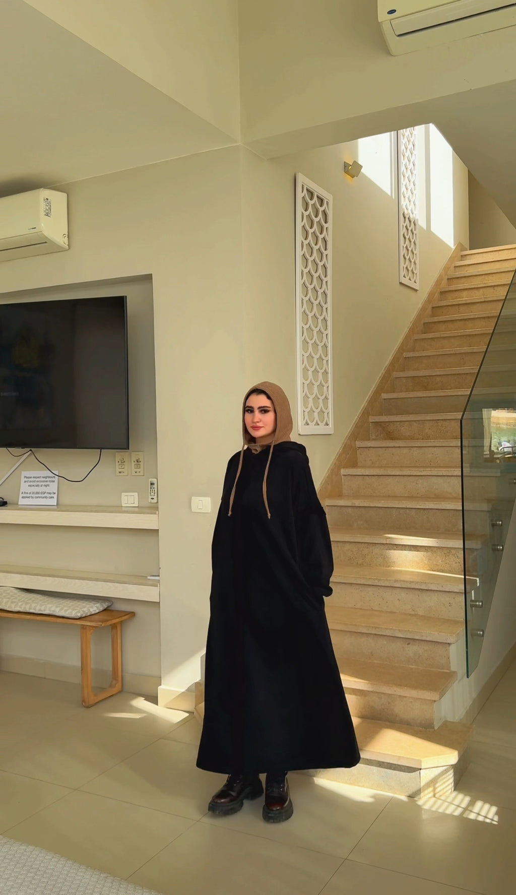 فستان هودي غير مكتمل