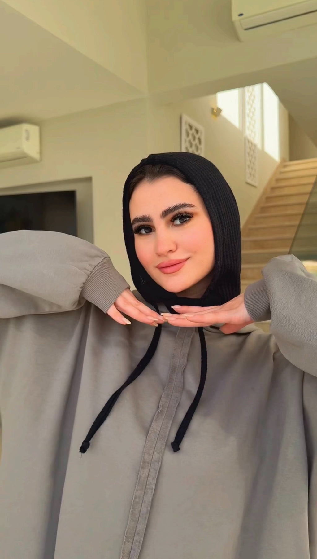 فستان هودي غير مكتمل