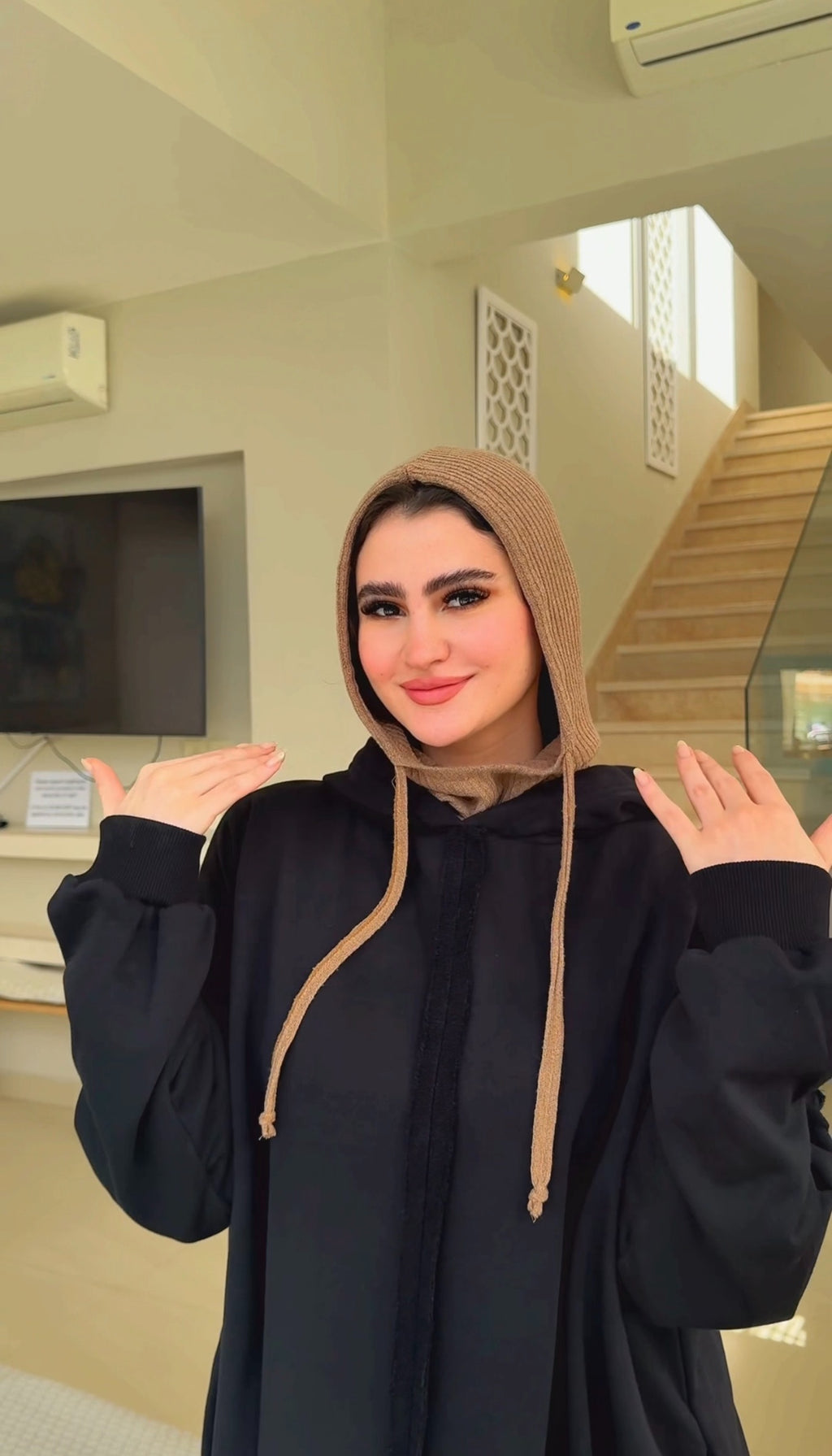 فستان هودي غير مكتمل