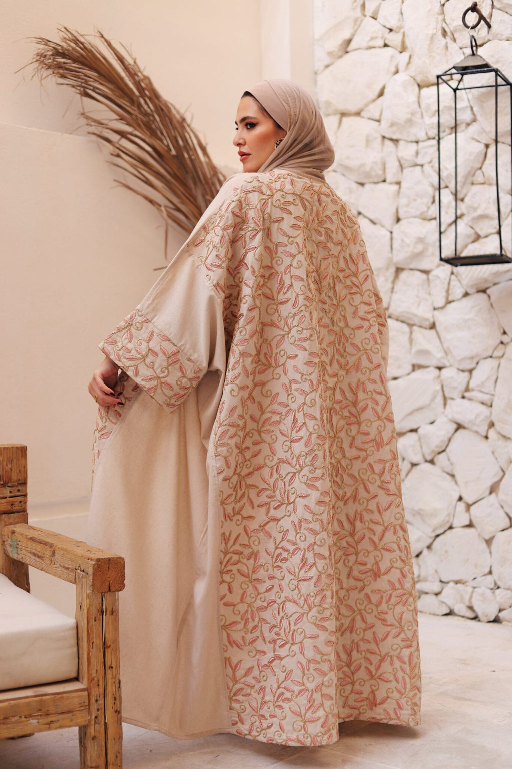قفطان العناق الزهري