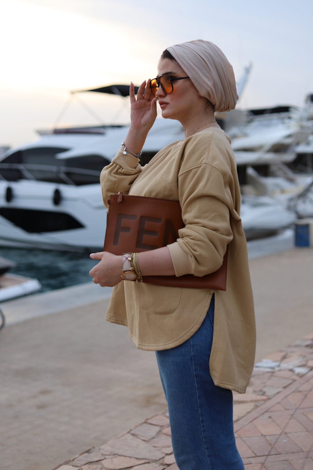سويت شيرت كبير الحجم