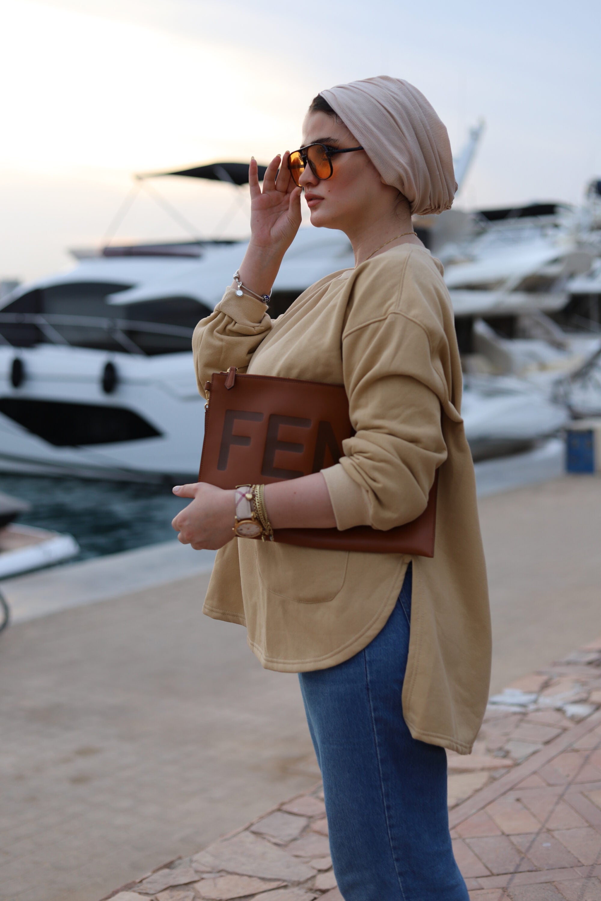سويت شيرت كبير الحجم